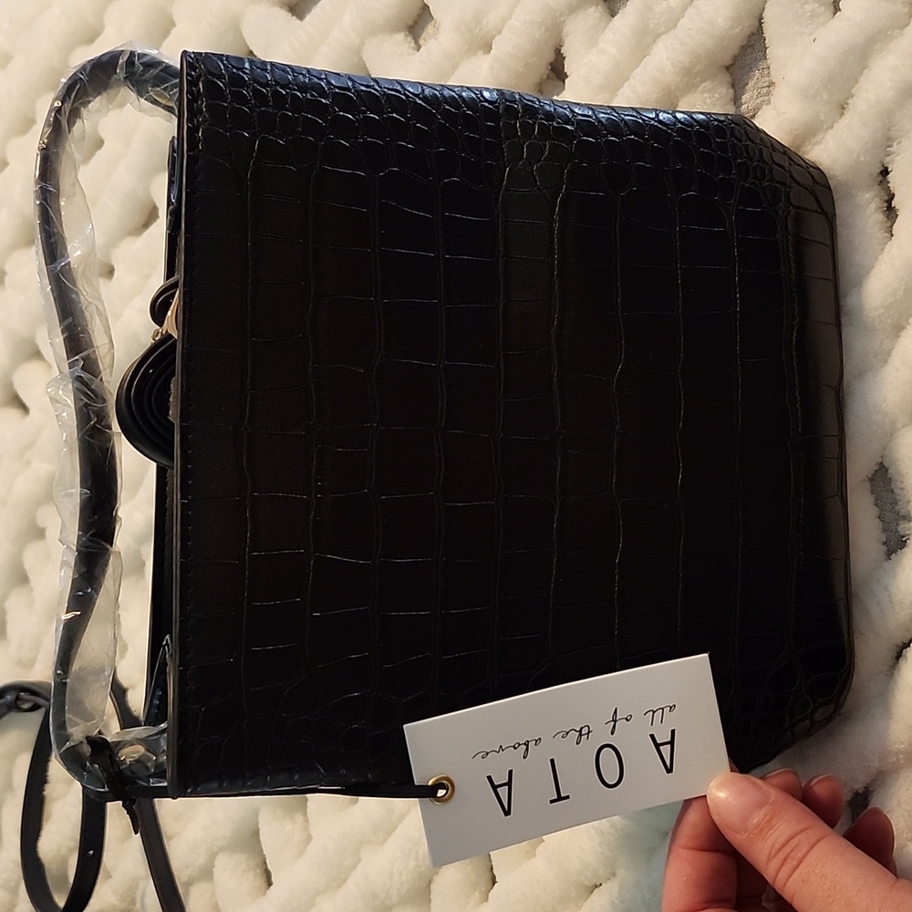 AOTA Elena handbag/ crossbody